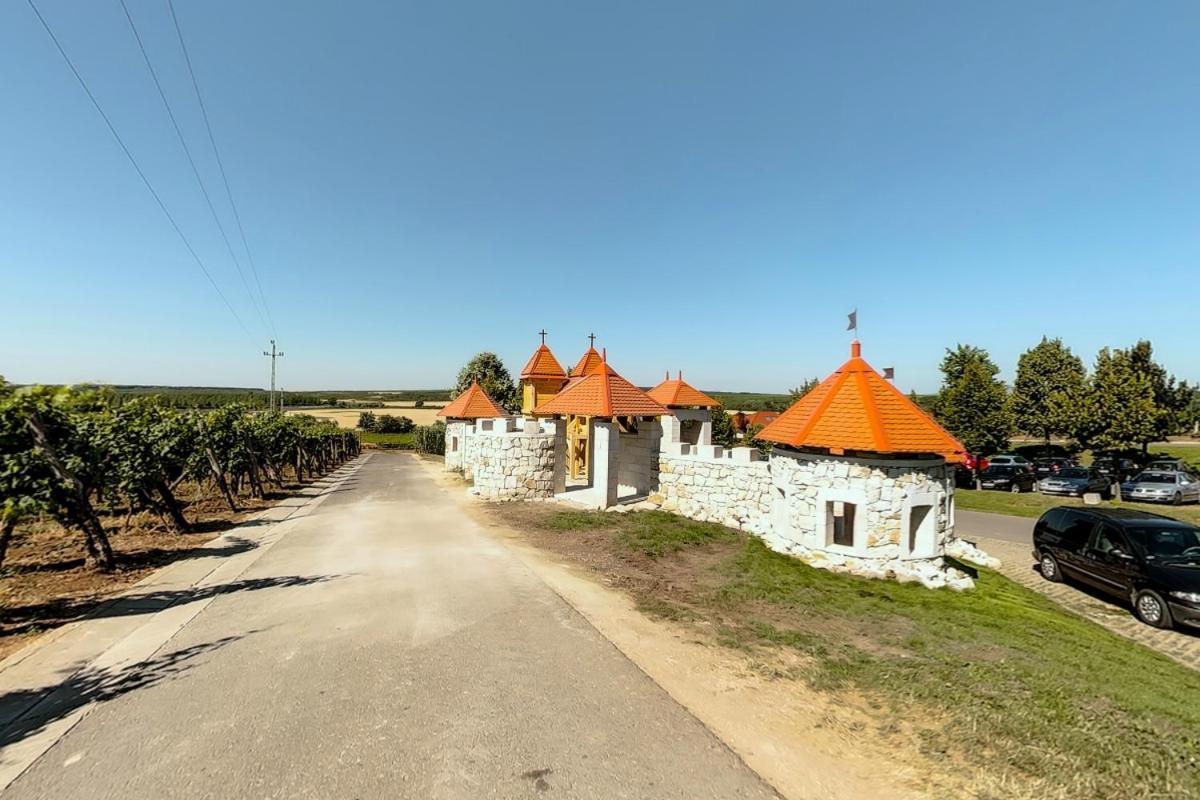 Egri Korona Borház és Wellness Hotel Demjén Exterior foto